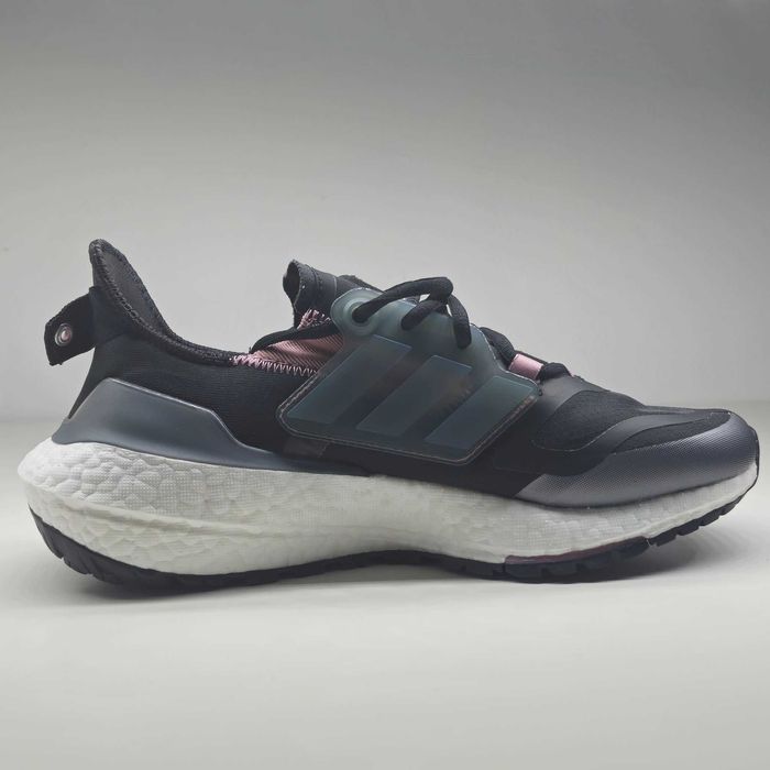 *SALE* Adidas UltraBoost 22 Cold.RDY 'Black Magic Mauve' 39 1/3 EU