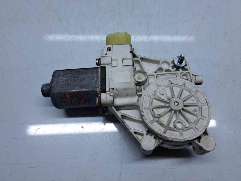 Motoras geam dreapta spate Opel Astra J [Fabr 2009-2015]