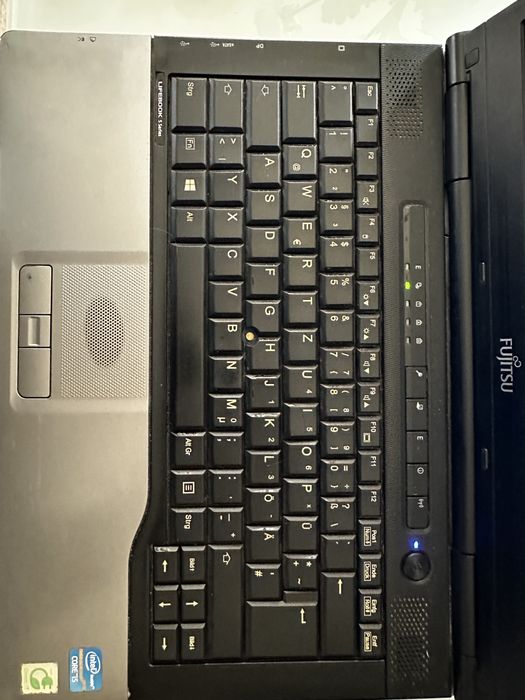 Лаптоп Fujitsu LifeBook – i5, 4GB RAM, 500GB HDD – Windows 10 Pro
