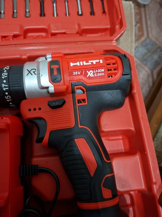 Vând bormașină Hilti noua la cutie