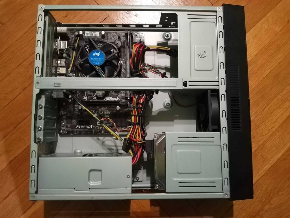 Пълен комплект компютър