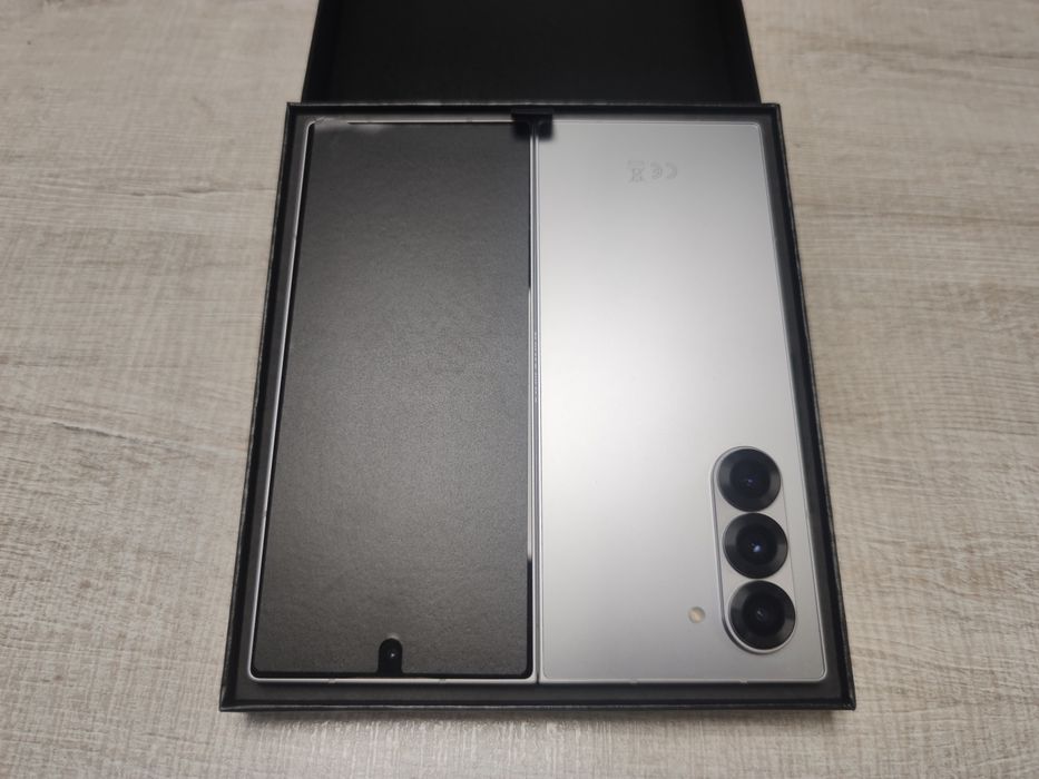 Samsung Galaxy Z Fold 6 5G 512GB  Silver Shadow Гаранция!