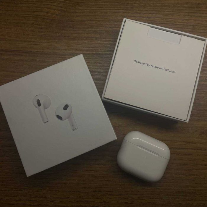 Безжични слушалки Apple AirPods 3