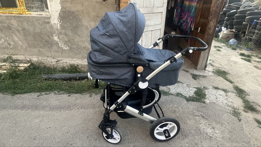 Коляска 2 в 1 в отличном состоянии