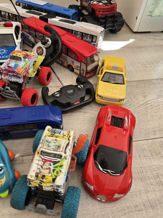 Разнообразни Играчи за малки и големи деца