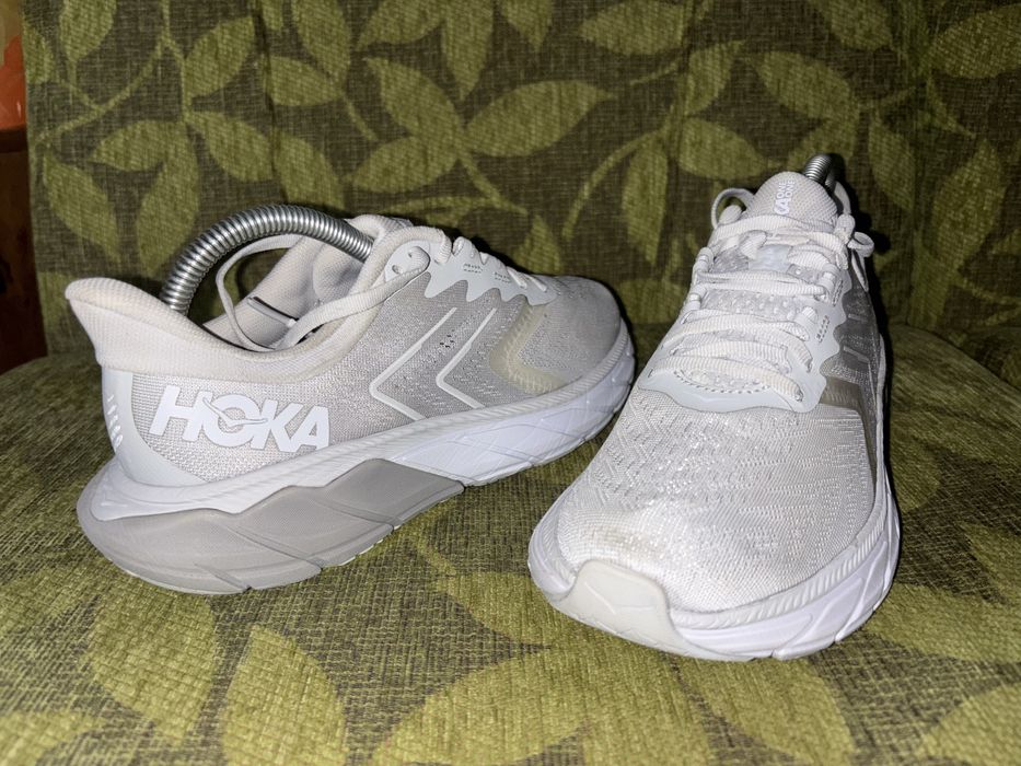 Дамски маратонки HOKA Arаhi 5