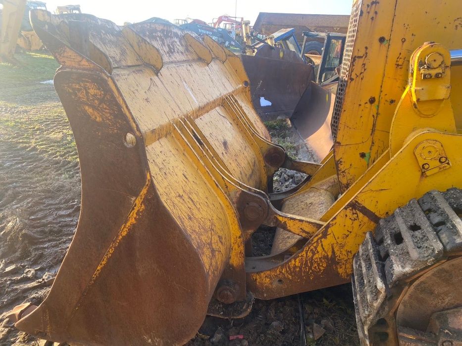 Dezmembrez Buldozer Hanomag motor , pompa, cale de rulare , transmisie