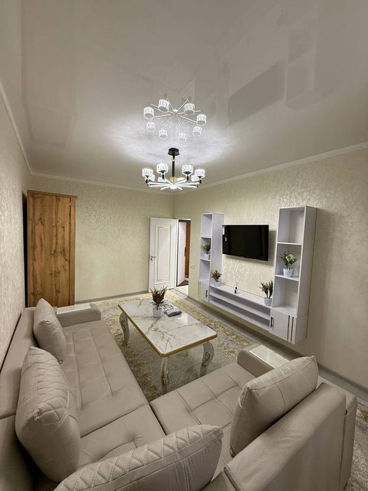 ЧИЛАНЗАР МЕТРО 200 метр, Чиланзар 17 квартал, Продаётся Квартира