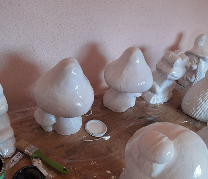 Vând ornamente și decorațiuni de gradina,diferite modele și dimensiuni