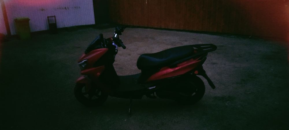 Продам скутор 150 кубов