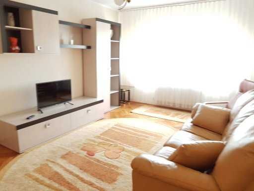 Inchiriez ap 2 cam, decomandat, situat central, zona linistita