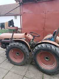 Tractor 4x4 articulat goldoni