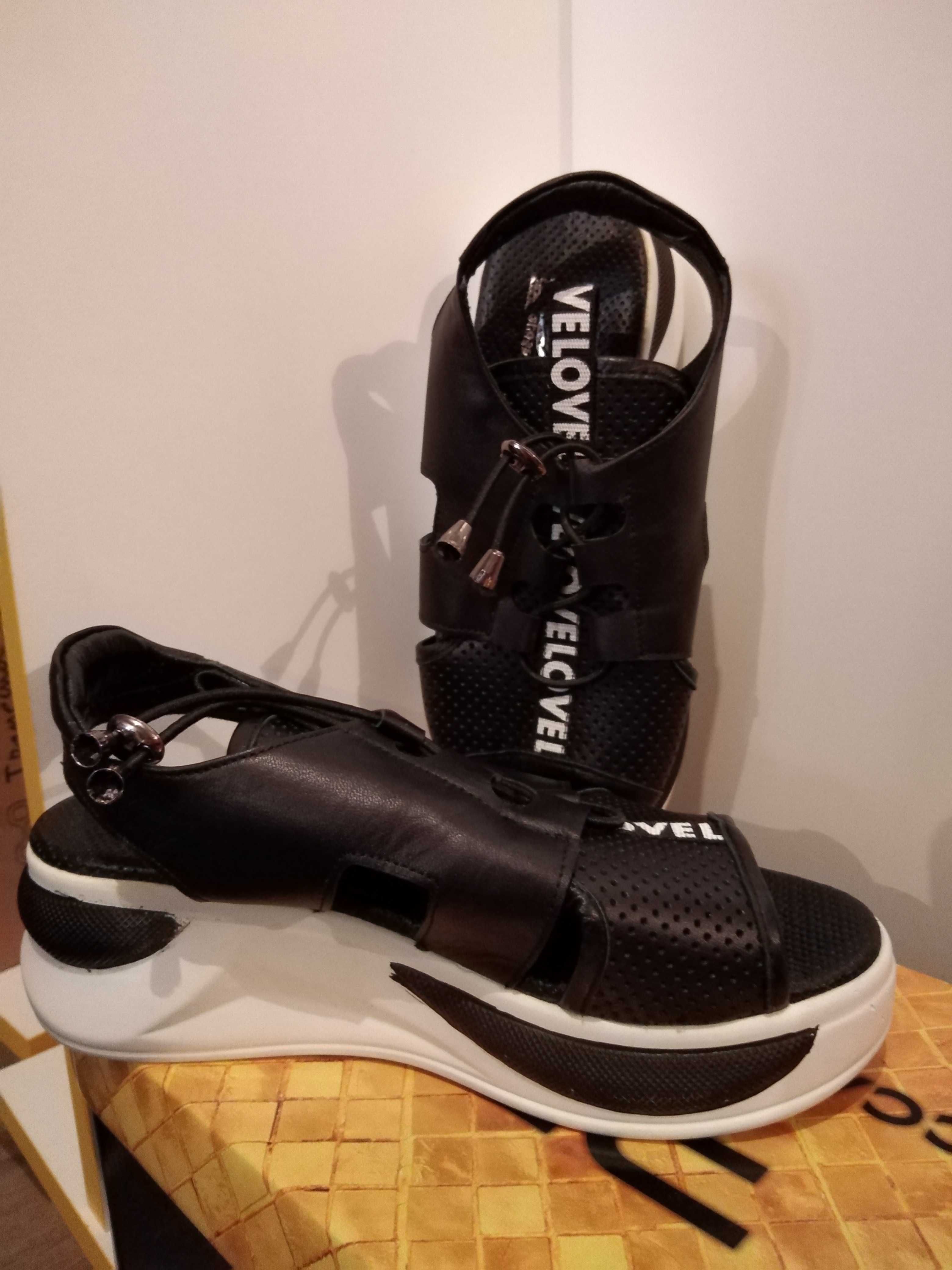 Спортни сандали с платформа