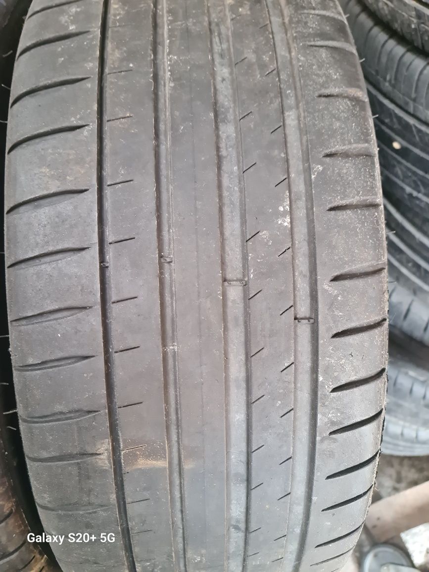 205/40R18 Michelin