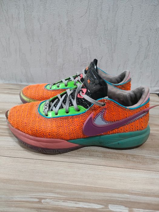 Баскетбольные кроссовки б/у  1 год