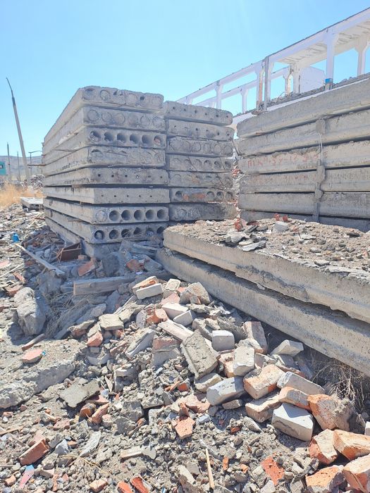 Продам плиты перекрытия кирпичь перемычки , блоки