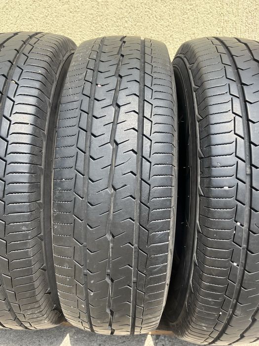 4 бр. гуми за бус 225/75/16C Toyo DOT 0223 5-5,5 mm