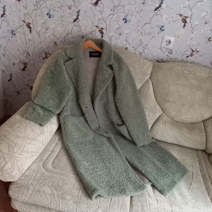 Продам новое пальто осень- весна