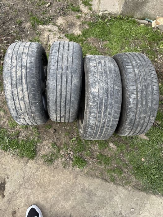 Vand 4 anvelope vara 205/55/16 + jante
