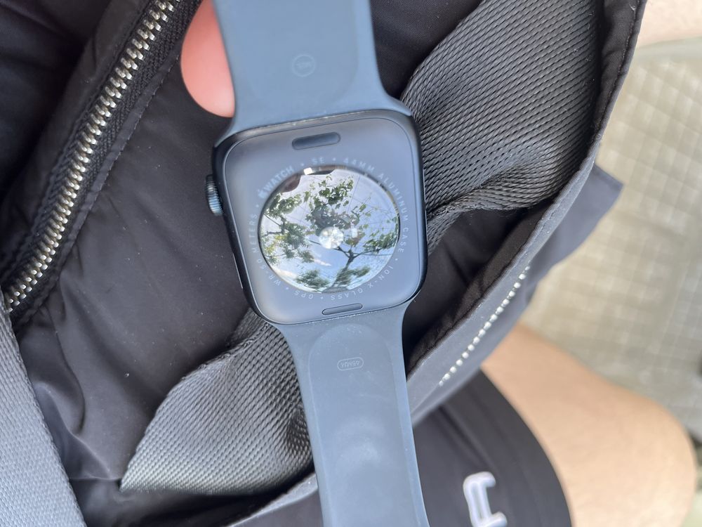 Apple watch SE смарт часовник 44m