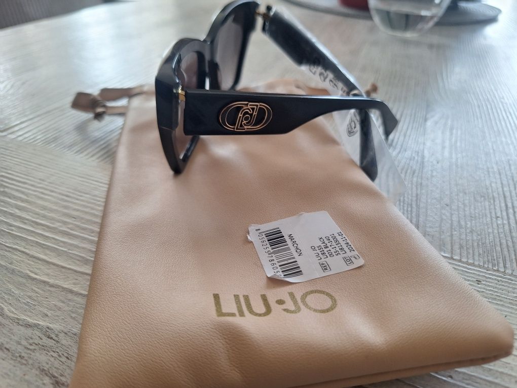 Слънчеви очила на марката Liu Jo