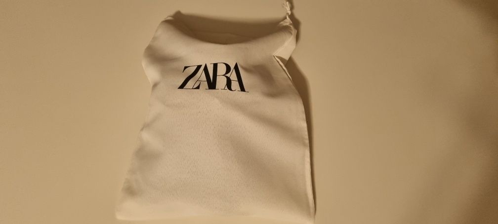 Ghetute din piele întoarsă  Zara unisex mărimea 24