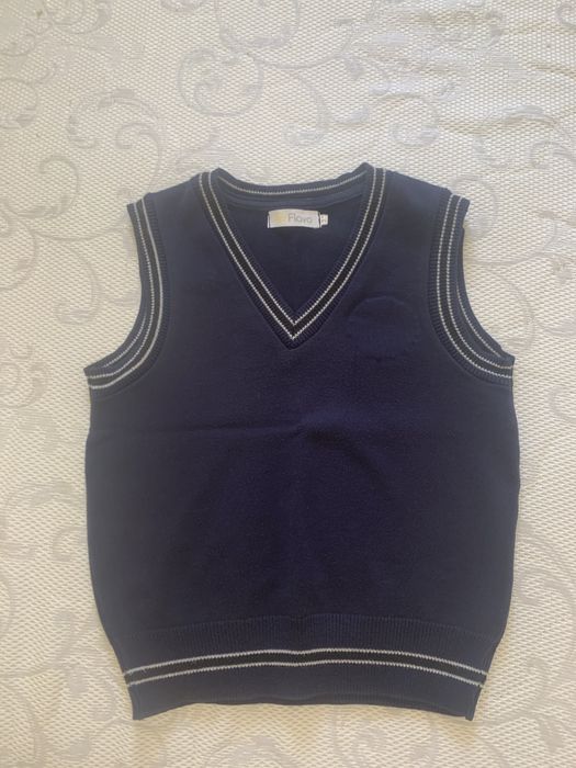 Безрукавка темно синяя 32 размер