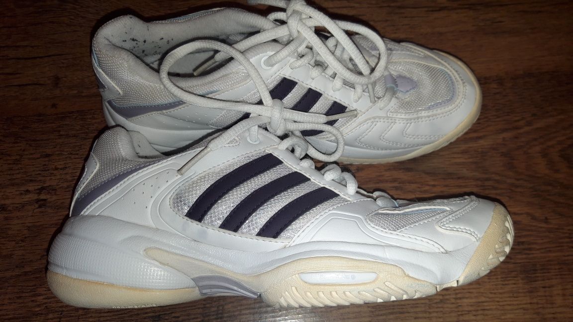 Маратонки Adidas Найк