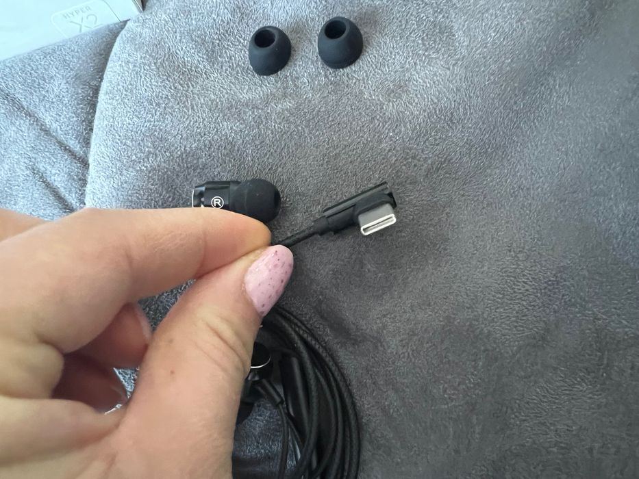 Чисто нови слушалки