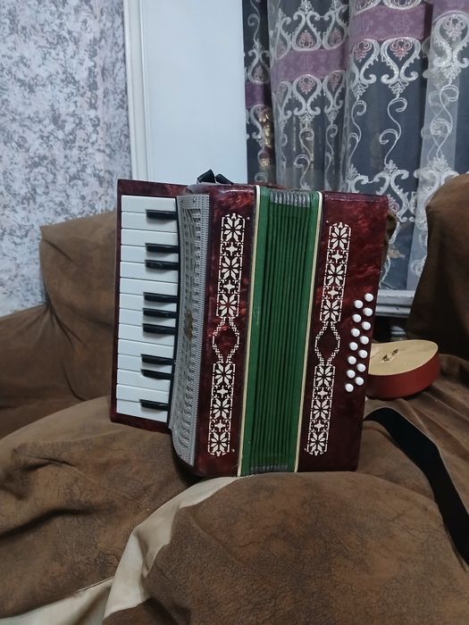 Гармошка янги сотилади