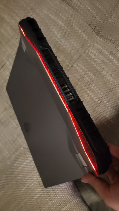 Култовият лаптоп MSI Titan GT76 с компоненти на Desktop настолен PC