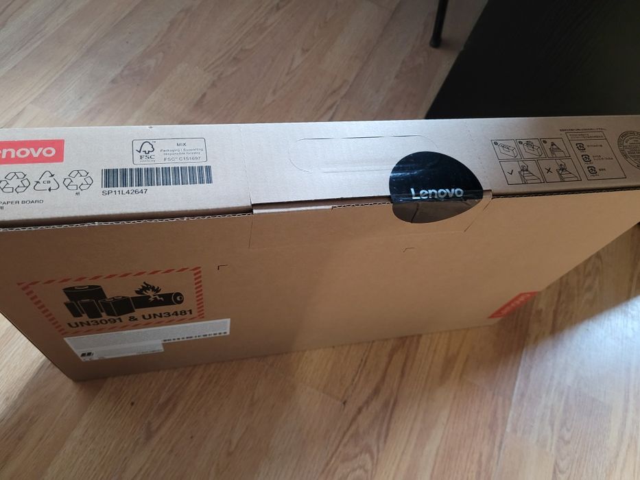 Vand Laptop nou lenovo