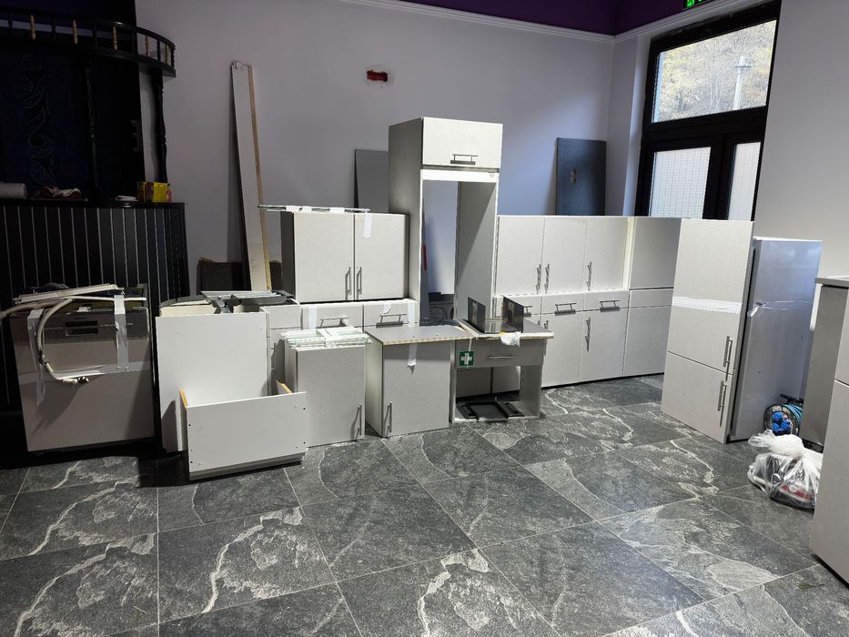 Bucătăriei adusă recent din Germania