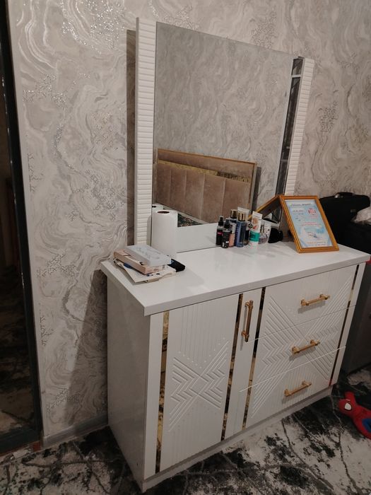 Spalniy mebel shkaf spalniy 2 tumba va trimo