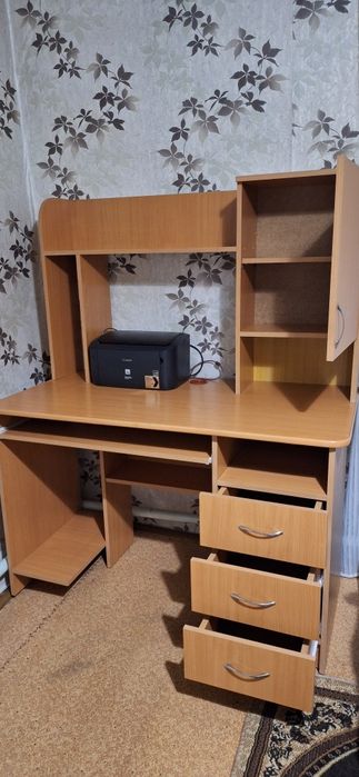 Стол компьютерный