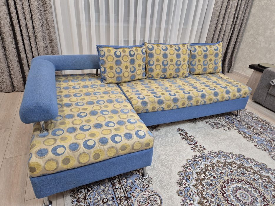 Диван,  левый угол