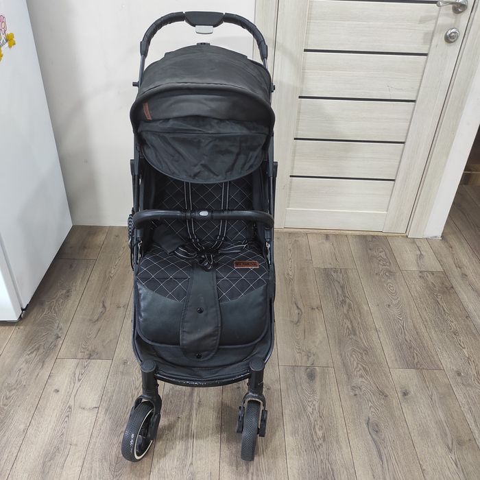 Коляска  Dearest. Для комфортных прогулок