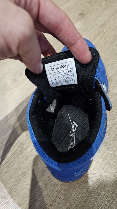 Incaltaminte box lupte 34 copii