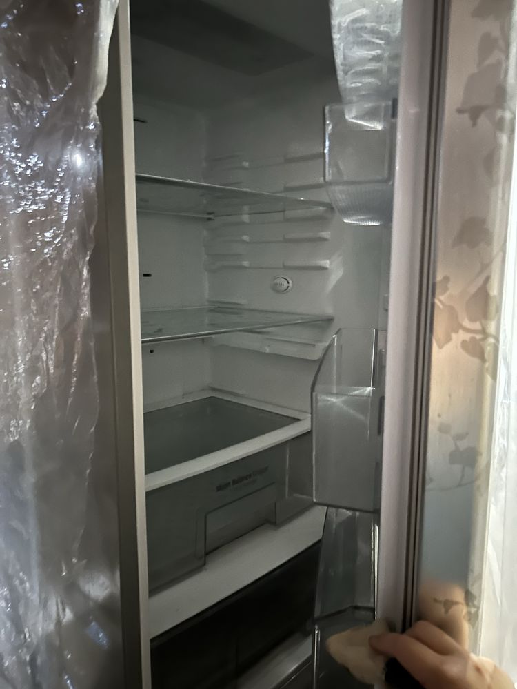 Продам холодильник LG серого цвета