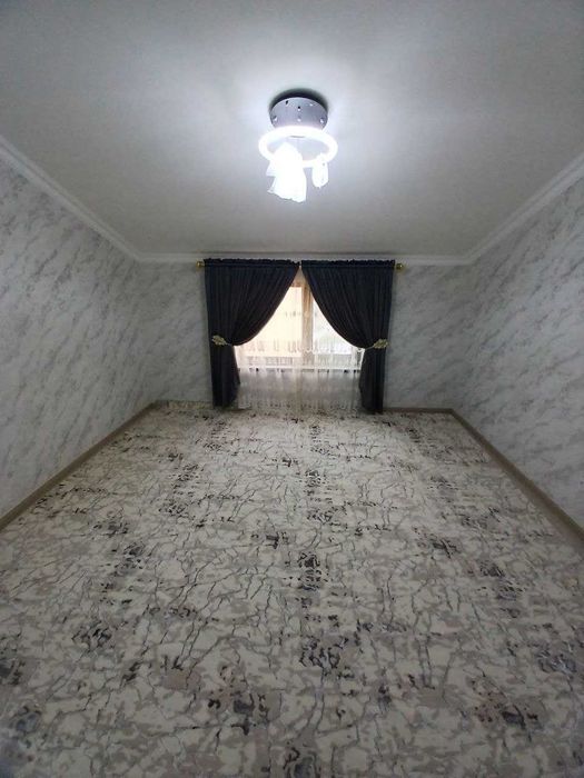 5 комнатная квартира на 8 этаже 112кв/м, в Самарканде