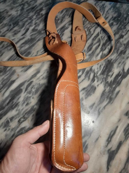 Продавам кожен кобур