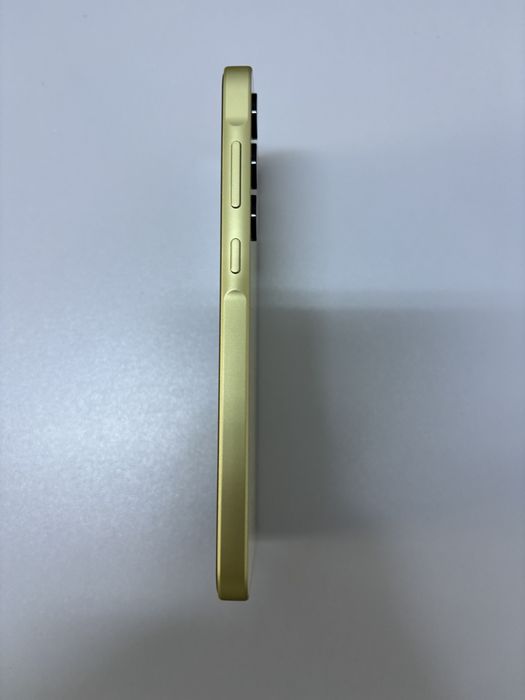 Телефон А35 5G 128 GB като нов,купуван  е 2025 г.