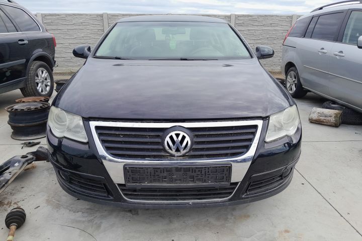 Dezmembrez Volkswagen VW Passat B6 [2005 - 2010] wagon 5-usi 2.0 TDI