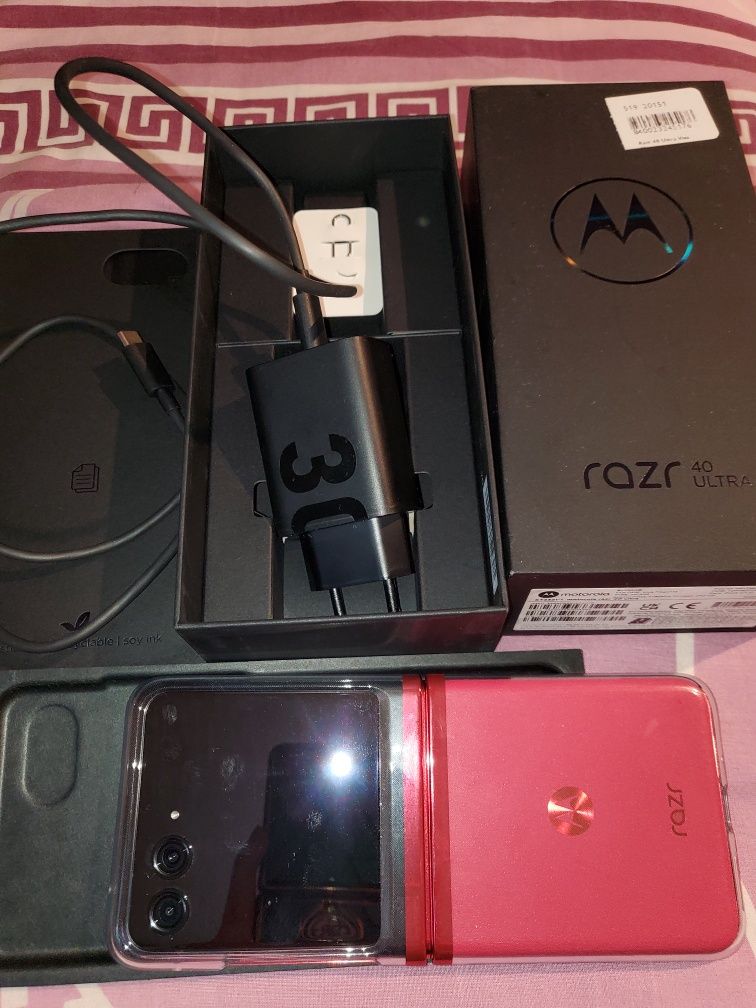 Motorola razr 40 ultra magenta fullbox