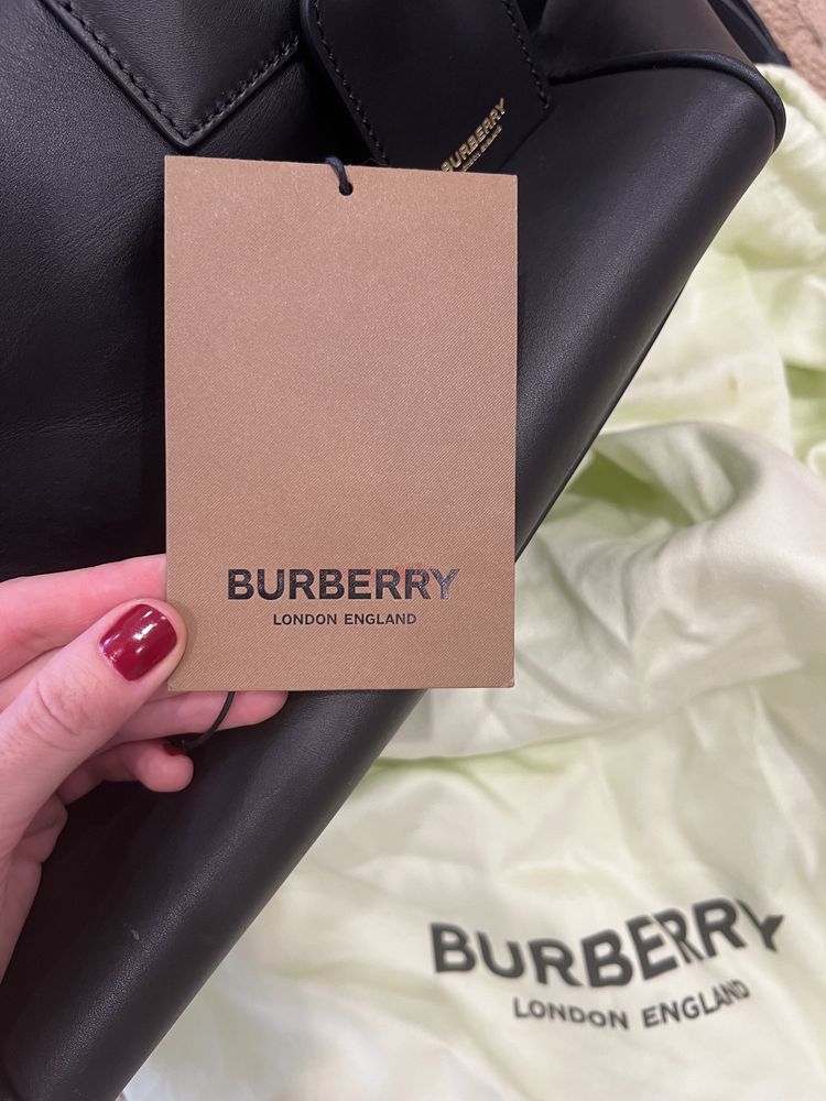 Burberry cube bag