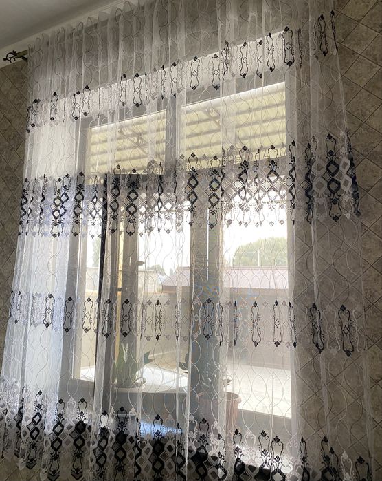 Продам тюль с узором — отличное состояние