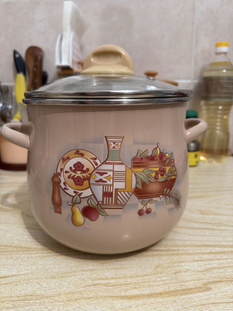 Продаю кастрюлю