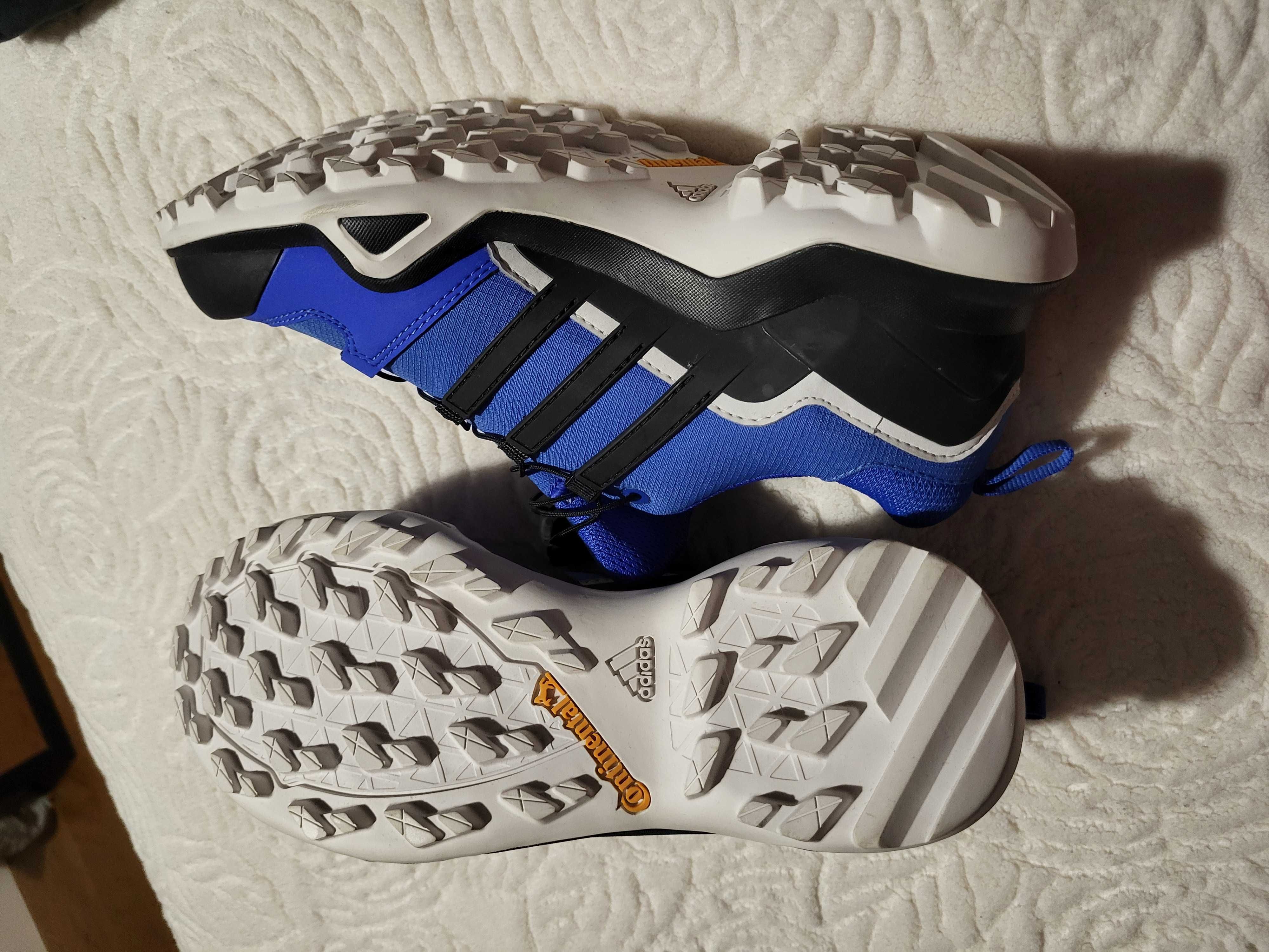 Оригинални чисто нови дамски маратонки Adidas,размер 38,5