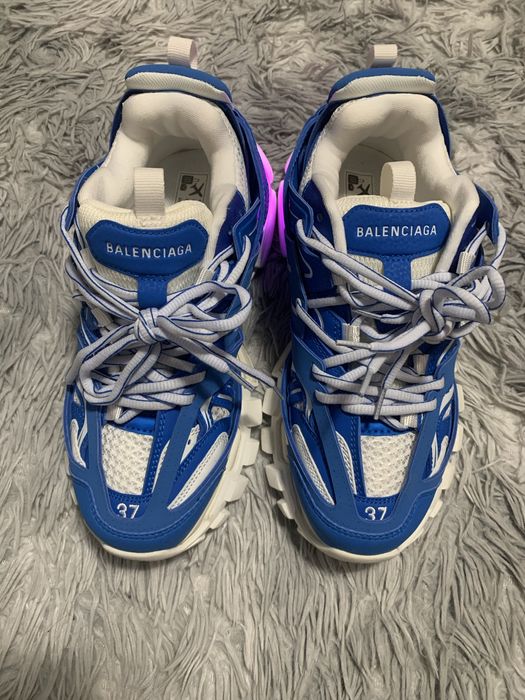 Balenciaga track led