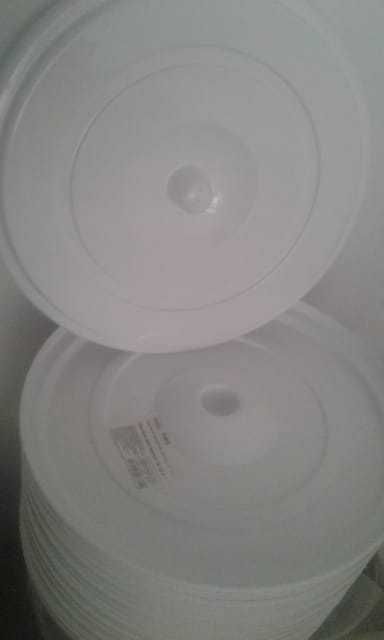 Новые крышки из пищевого пластика белого цвета для ведер 10 -12 литров